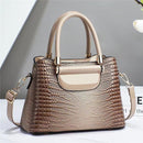 Bolsa Feminina de Couro Genuíno - Cecilia Lamberti