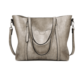 Bolsa Feminina de Ombro em Couro Genuino - Mulher Elegante