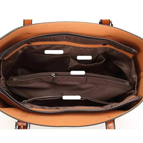 Bolsa Feminina de Ombro em Couro Genuino - Mulher Elegante