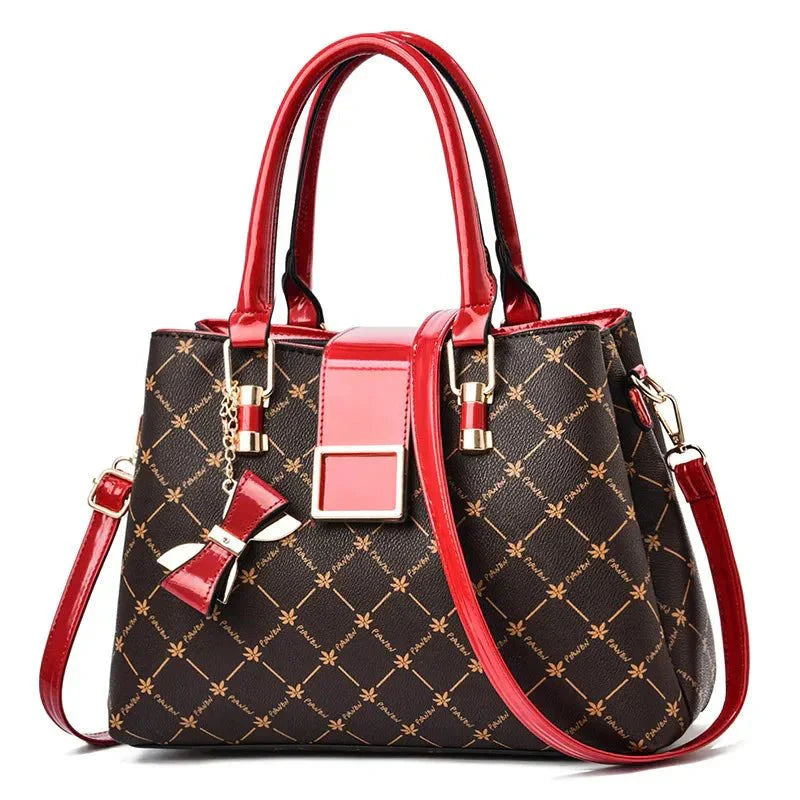 Bolsa Feminina em Couro Genuino - Astonini