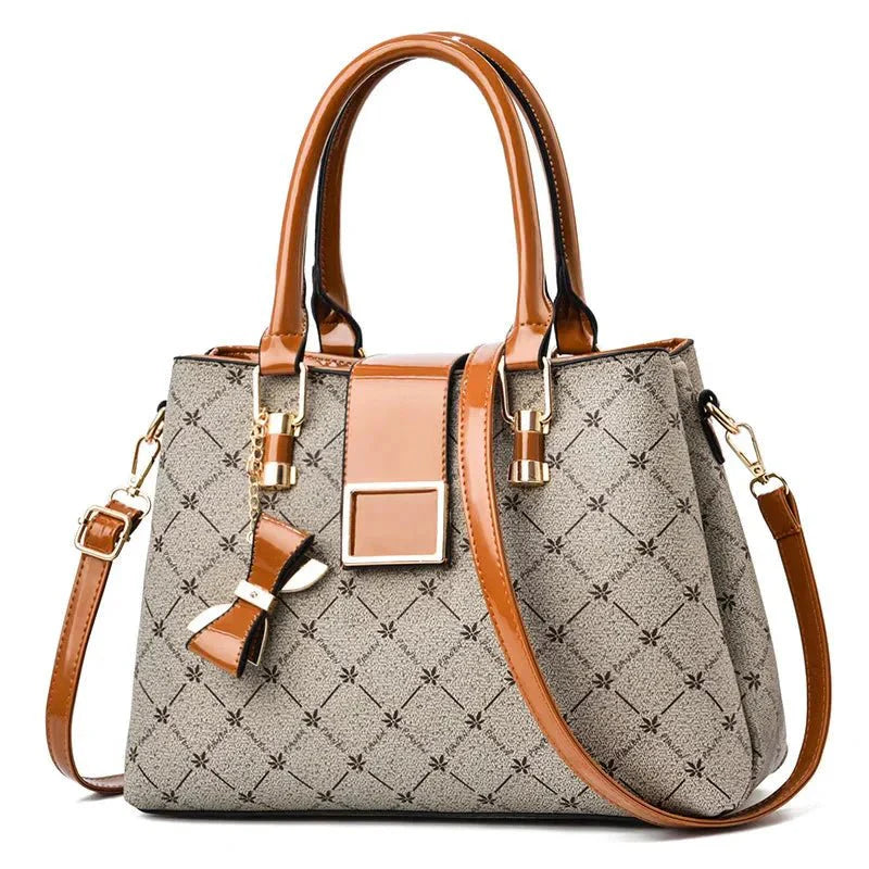 Bolsa Feminina em Couro Genuino - Astonini