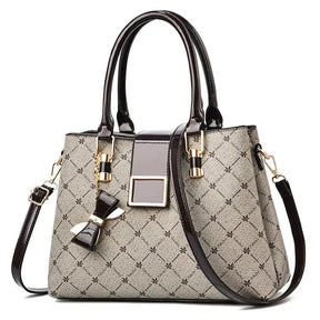 Bolsa Feminina em Couro Genuino - Astonini