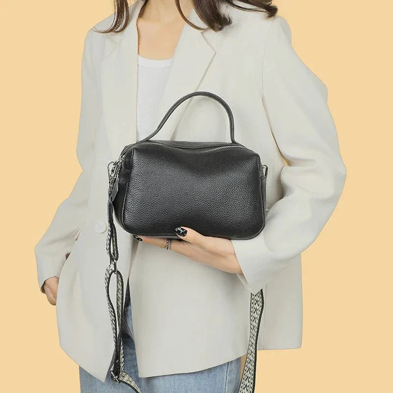 Bolsa Feminina em Couro Genuíno - Bellini