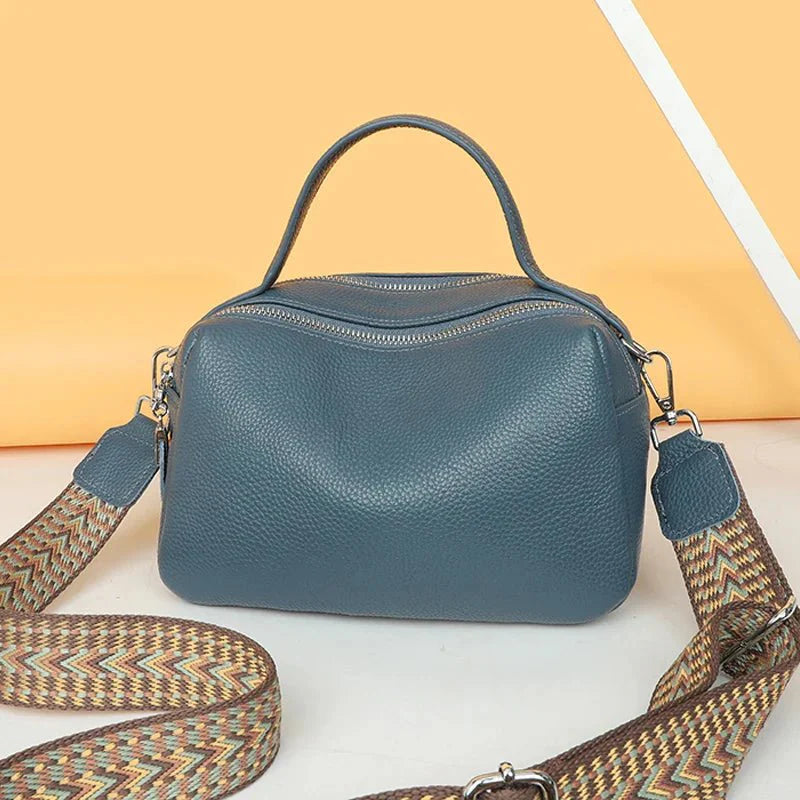 Bolsa Feminina em Couro Genuíno - Bellini