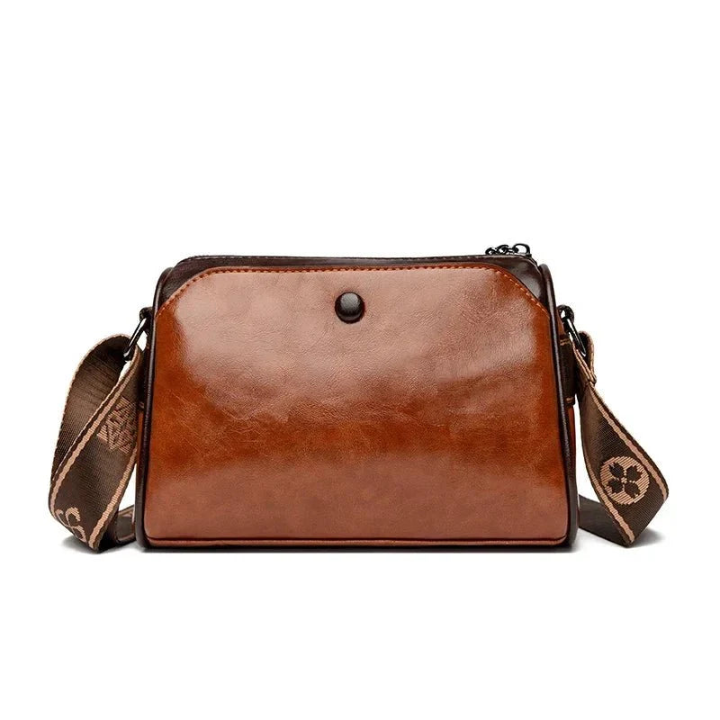 Bolsa Feminina em Couro Genuíno - Chloe Louise