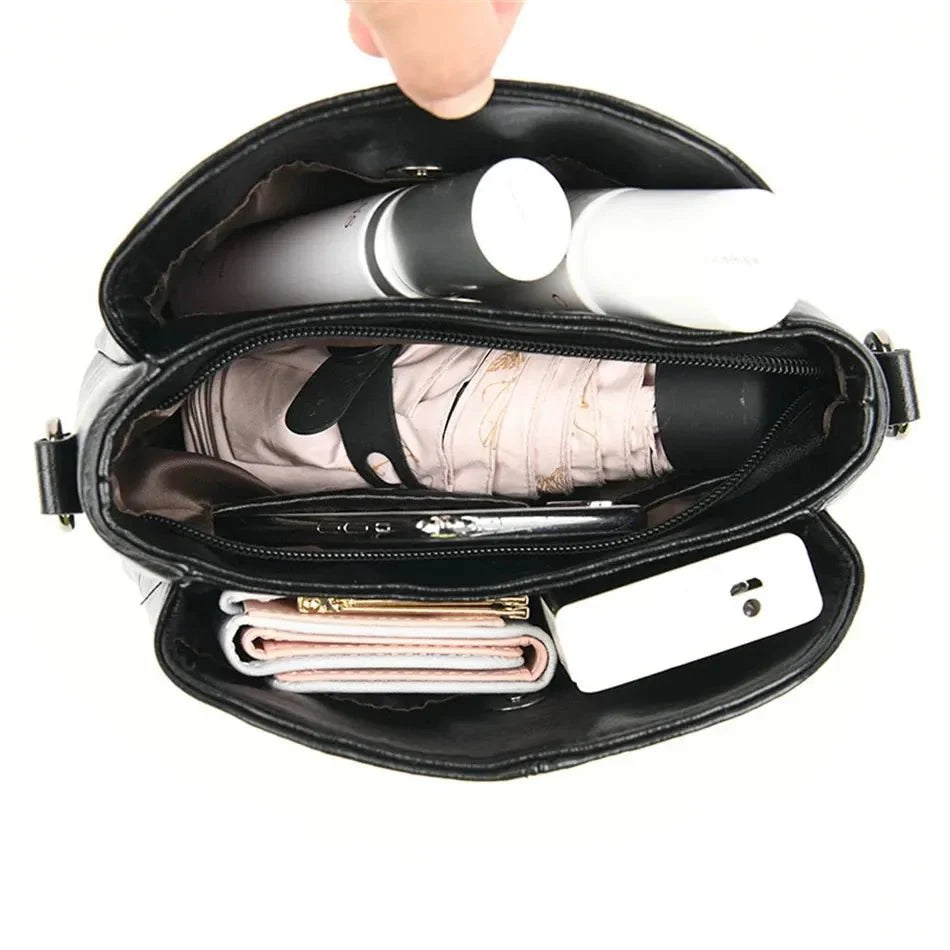 Bolsa Feminina em Couro Genuino - Hernandes Classic [Alça de Brinde]