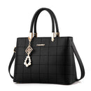 Bolsa Feminina em Couro Genuino - Janevive