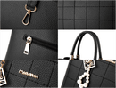 Bolsa Feminina em Couro Genuino - Janevive