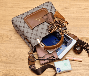 Bolsa Feminina em Couro Genuino - Kelly Mili