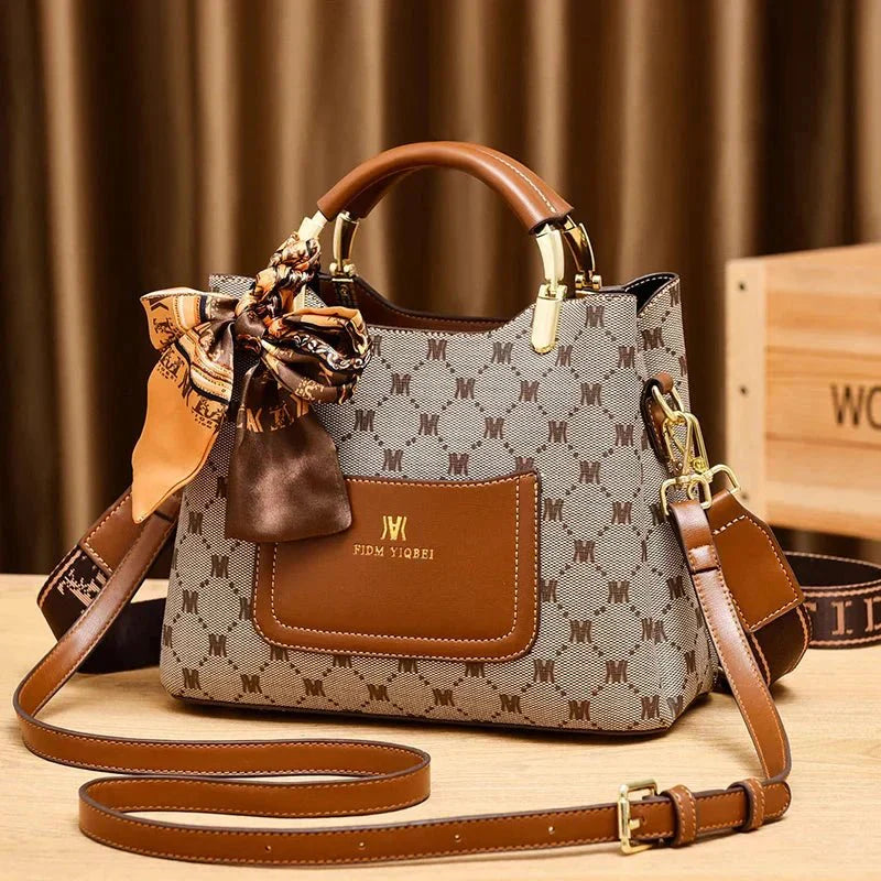 Bolsa Feminina em Couro Genuino - Kelly Mili