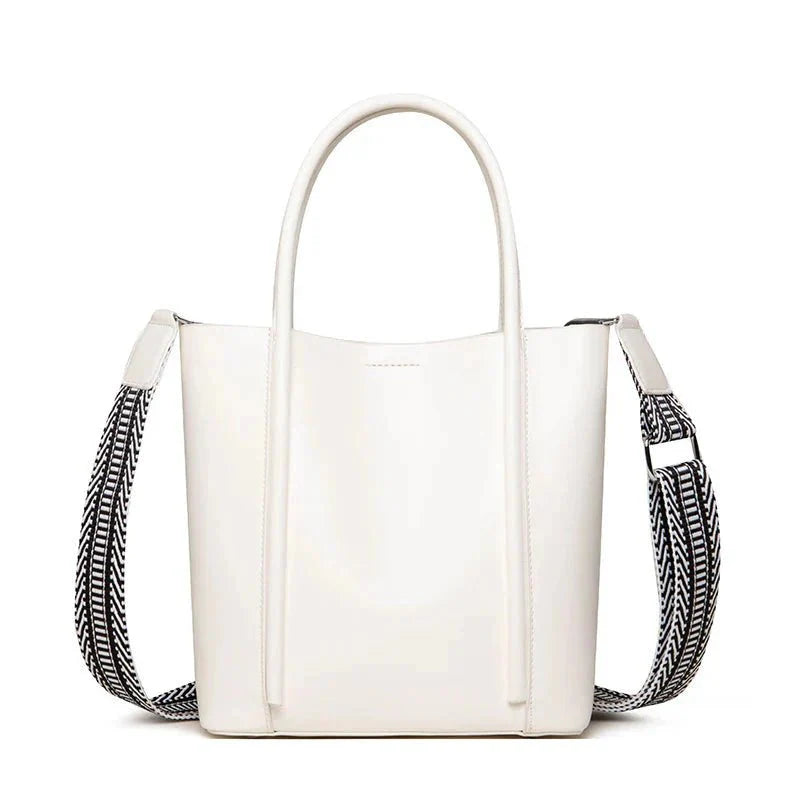 Bolsa Feminina em Couro Genuino - Levy Premium