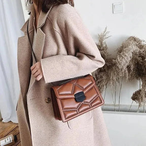 Bolsa Feminina Pequena em Couro Genuino - Kelly Premium