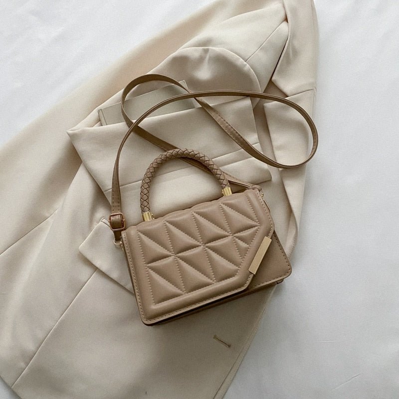 Bolsa Feminina Pequena em Couro Genuino - SaintLuiz