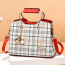 Bolsa Feminina Xadrez em Couro Genuino - Queen Premium