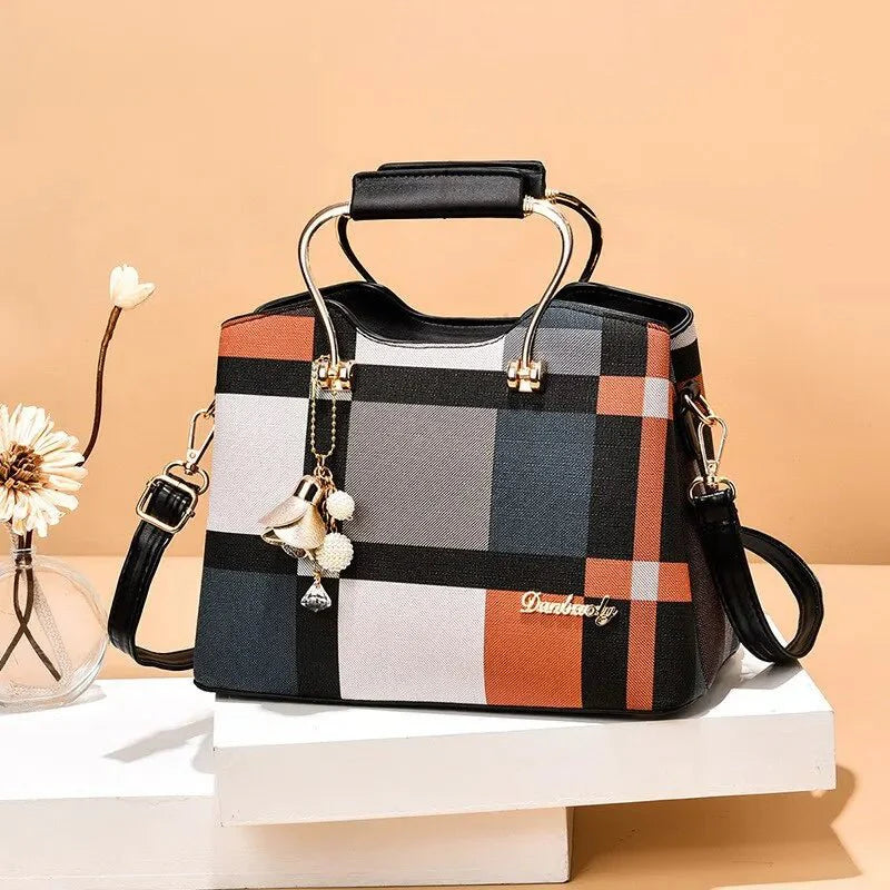 Bolsa Feminina Xadrez em Couro Genuino - Queen Premium