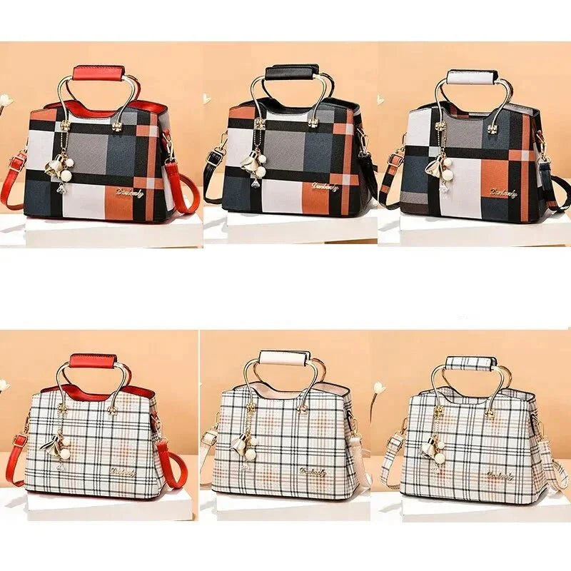 Bolsa Feminina Xadrez em Couro Genuino - Queen Premium