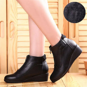Bota de Couro Cano Curto Marye