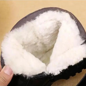 Bota Feminina de Couro Acolchoada