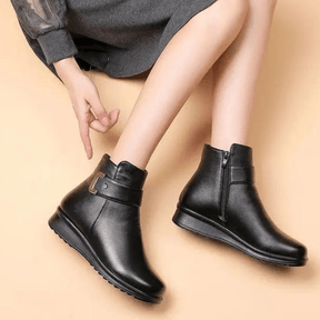 Bota Feminina de Couro Annabelle