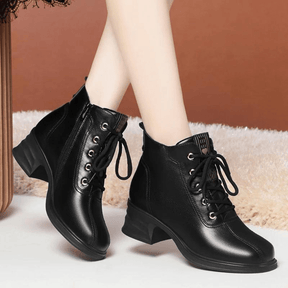 Bota Feminina de Couro Aveludada Carey