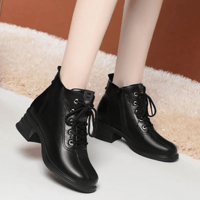 Bota Feminina de Couro Aveludada Carey
