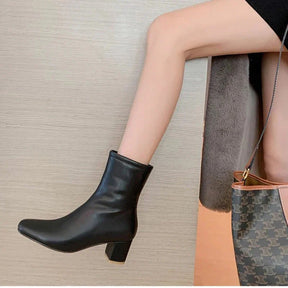 Bota Feminina de Couro Aveludada Heritage