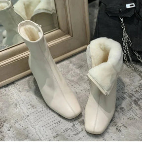 Bota Feminina de Couro Aveludada Heritage