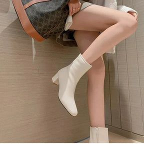 Bota Feminina de Couro Aveludada Heritage