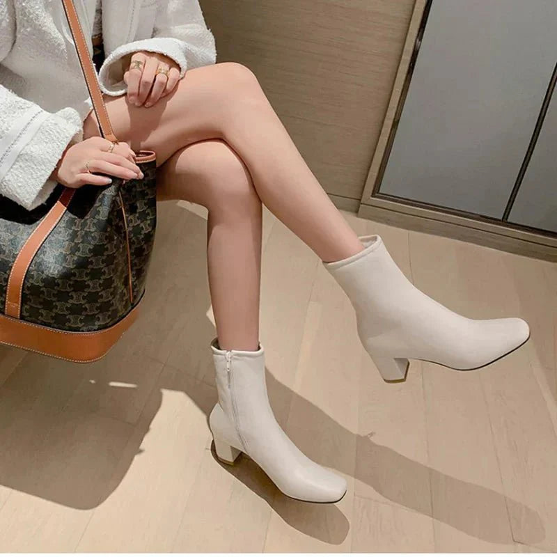 Bota Feminina de Couro Aveludada Heritage