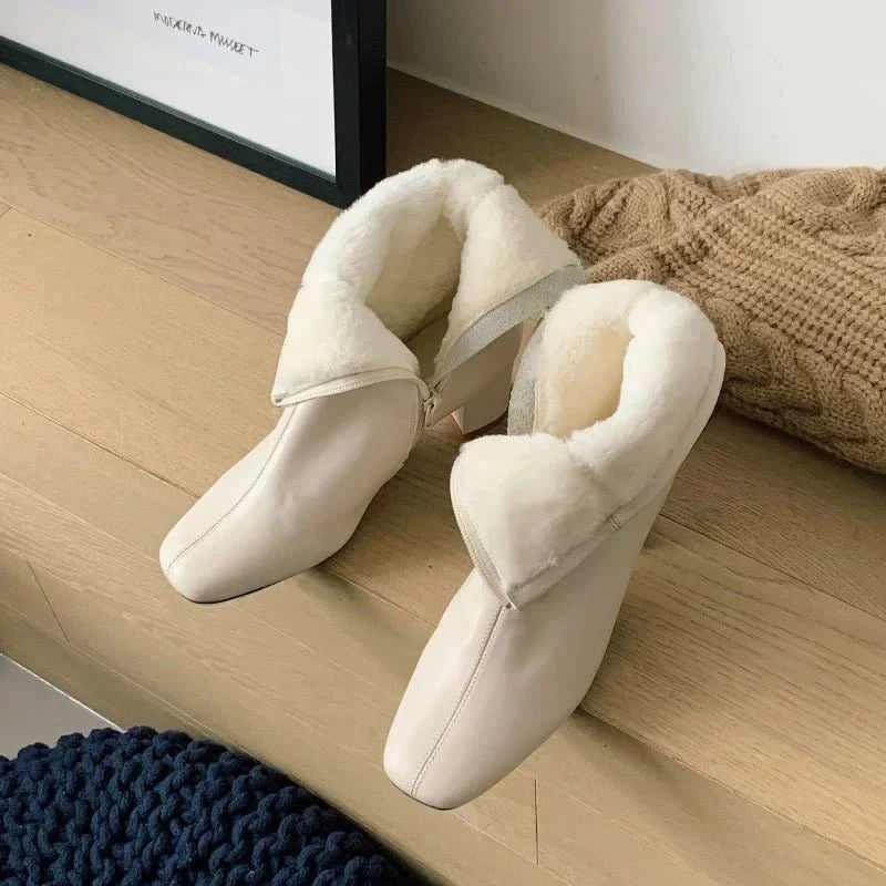 Bota Feminina de Couro Aveludada Heritage