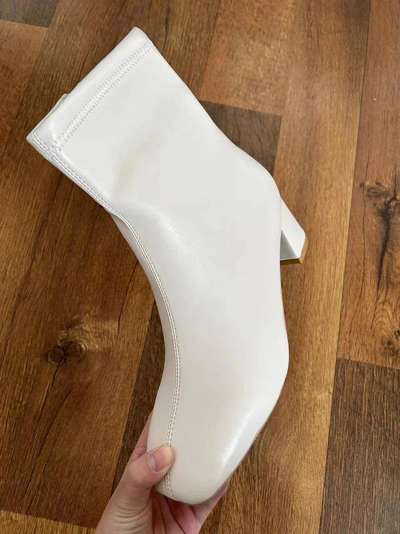 Bota Feminina de Couro Aveludada Heritage