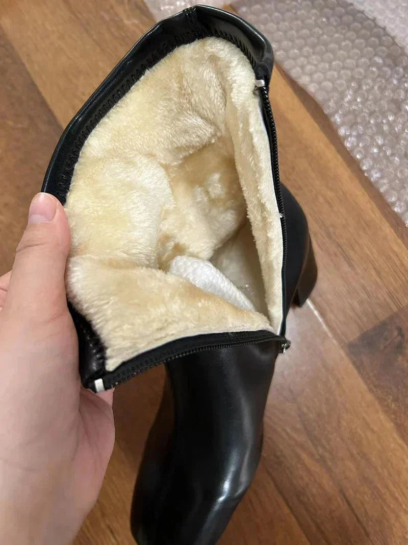 Bota Feminina de Couro Aveludada Heritage