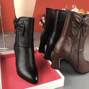Bota Feminina de Couro Aveludada Isadora