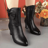 Bota Feminina de Couro Aveludada Isadora
