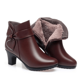 Bota Feminina de Couro Aveludada Lumiss