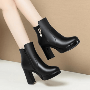 Bota Feminina de Couro Aveludada Luxo