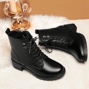 Bota Feminina de Couro Aveludada Martin