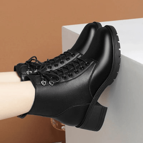 Bota Feminina de Couro Aveludada Martin