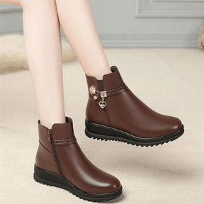 Bota Feminina de Couro Aveludada Stelle