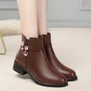 Bota Feminina de Couro Aveludada Stelle