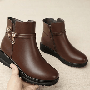 Bota Feminina de Couro Aveludada Stelle