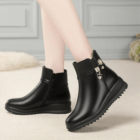 Bota Feminina de Couro Aveludada Stelle