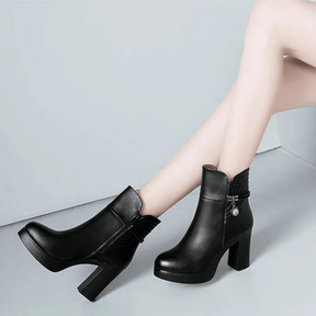 Bota Feminina de Couro Ayla