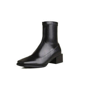 Bota Feminina de Couro Bico Quadrado