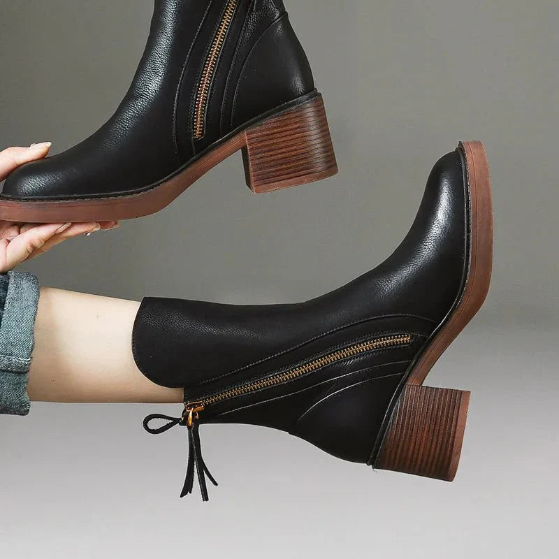 Bota Feminina de Couro Brooklyn