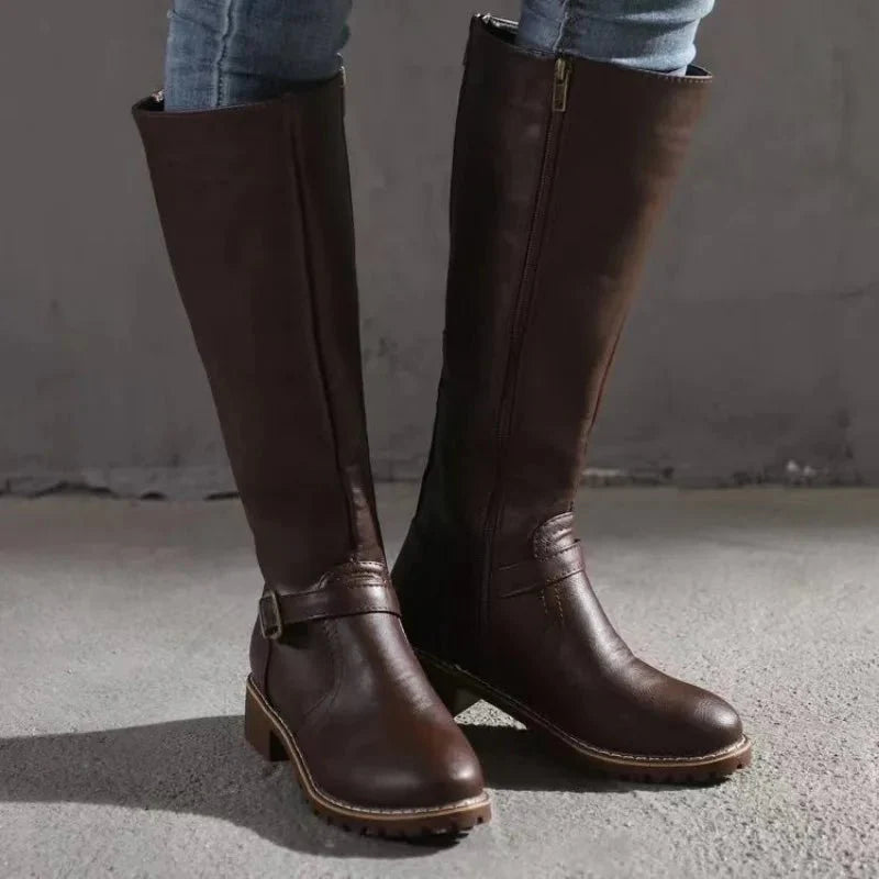 Bota Feminina de Couro Cano Alto Clássica