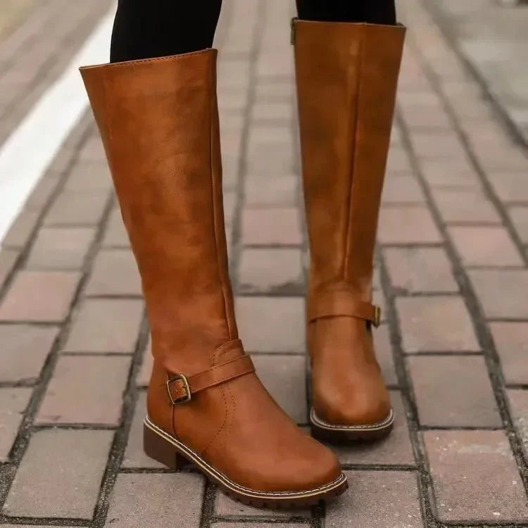 Bota Feminina de Couro Cano Alto Clássica