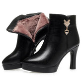 Bota Feminina de Couro Cano Curto Gelio