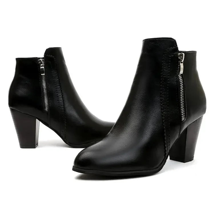 Bota Feminina de Couro Casual Clássica