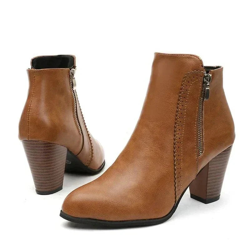Bota Feminina de Couro Casual Clássica